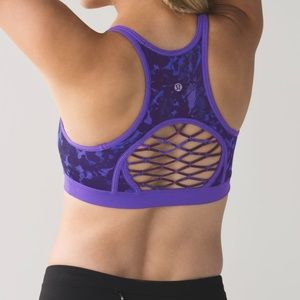 Lululemon Sweaty or Not Sports Bra Floral Sport Backdrop Iris Flower Multi 4 EUC